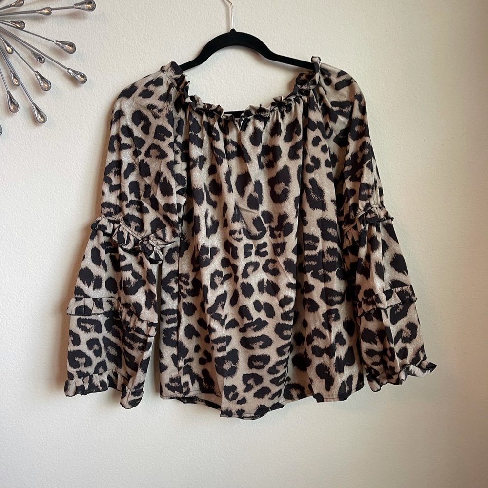 🎉HOST PICK🎉LEOPARD PRINT ON/OFF SHOULDER TOP XL NWT!!! - Picture 8 of 10